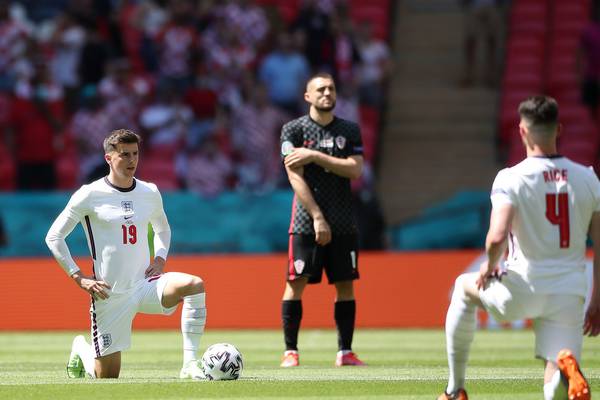 Applause drowns out boos as England take knee at Wembley