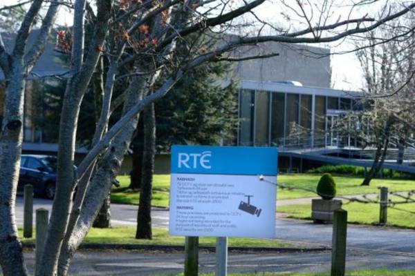 RTÉ journalists want €208,000 cap on pay of top presenters and management
