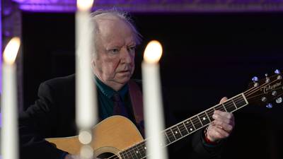 Arty McGlynn obituary: Traditional music’s pioneering guitar man