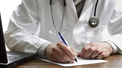 Doctors feel unable to apologise to patients