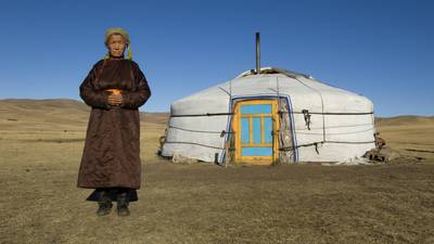 Rolling  sheep’s ankle bones for sport – my night with Mongolian nomads