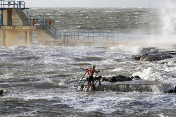 Status red ‘severe’ wind warning issued for Galway and Clare as Storm Jorge approaches