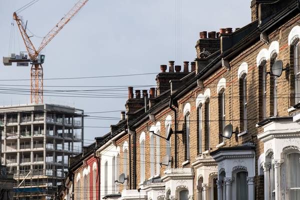 UK house prices grow more slowly in 2017, fall in London