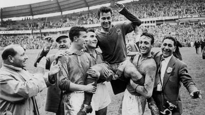 Just Fontaine, France’s record World Cup goalscorer, dies aged 89