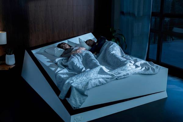 Ford designs mattress to thwart positional changes in bed