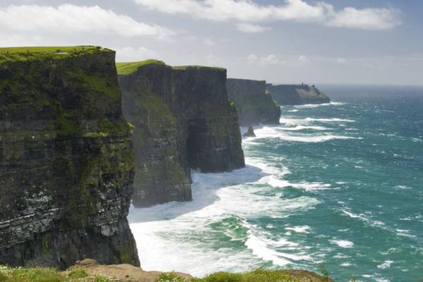 Man dies after falling from Cliffs of Moher while taking selfie