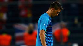 Arsene Wenger defends under fire Gunner Mesut Özil