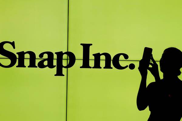 Free-falling Snap remains a risky trade