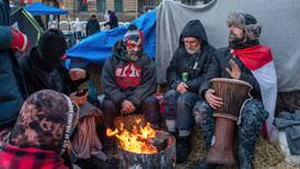 Saunas, haircuts, hot meals: Ottawa protesters set up for the long haul