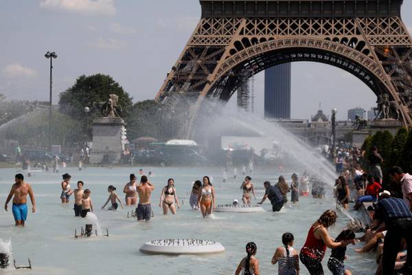 Europe wilts as soaring temperatures set to last until weekend