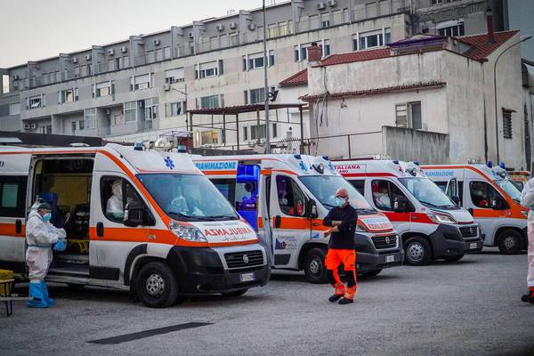 Coronavirus: Italy’s cases pass 1m as calls grow for national lockdown