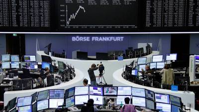 European stocks drift lower as investors remain wary
