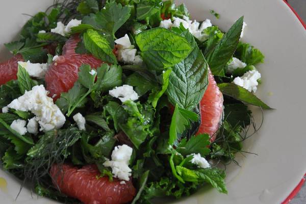 A kale and hearty salad with a totally tropical taste