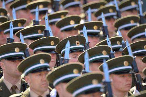 Soldiers quitting to join gardaí, Dáil told