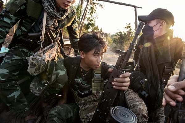 Myanmar sees fighting on Thai border as rebels target junta troops causing civilians to flee 