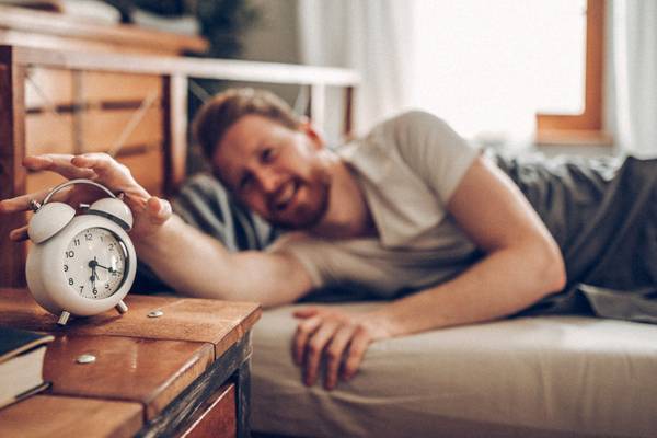 Social jetlag: up early on weekdays, snooze button at weekends