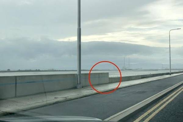 Clontarf wall: what exactly can you see from a moving car?