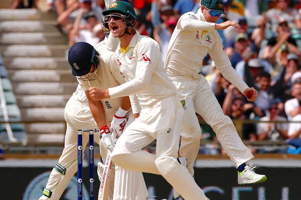 England on the brink of series defeat at the Waca