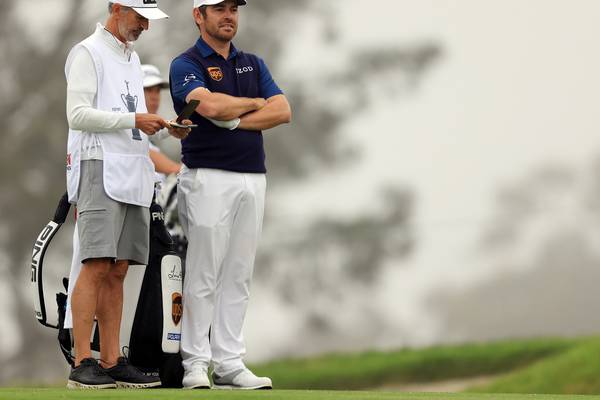 Louis Oosthuizen wraps up first round to share US Open lead