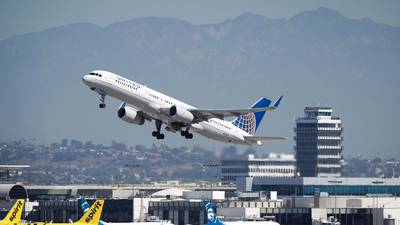 United Airlines buys 100 Boeing 787s in bet on long-haul rebound