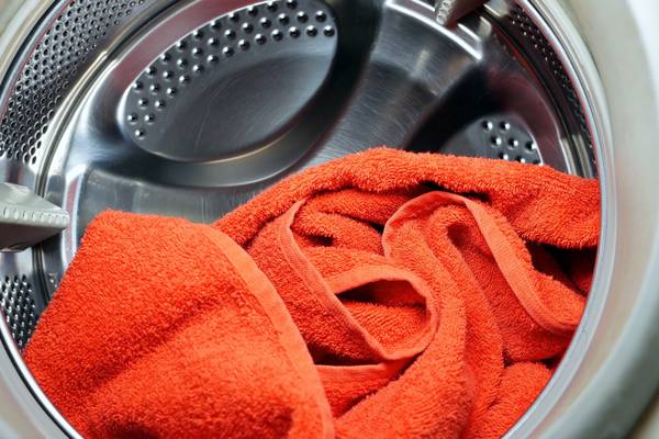 Houseworks: how to clean a funky washing machine