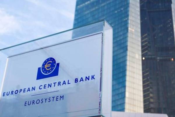 ECB  predicts  euro zone bank lending growth in first quarter