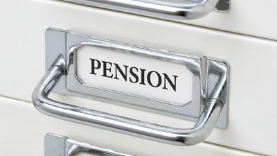 Firms committed to final salary pension plans, survey shows