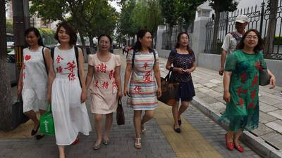Amnesty  calls for release of human rights lawyers in China