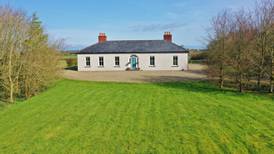 Georgian proportions and modern finesse on an acre by the Shannon estuary for €445,000