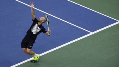 US Open round-up: match delayed as health officials debate virus rules