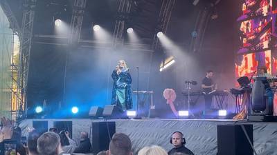 Róisín Murphy prowls the stage and conjures up a perfect day with infectious glee