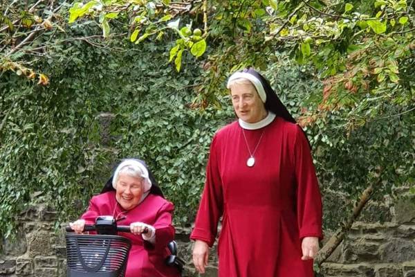 Nuns hold marathon prayer relay for Covid-19 frontline