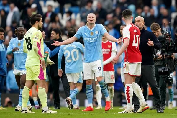 Arsenal hold Manchester City to leave Liverpool with slight title advantage