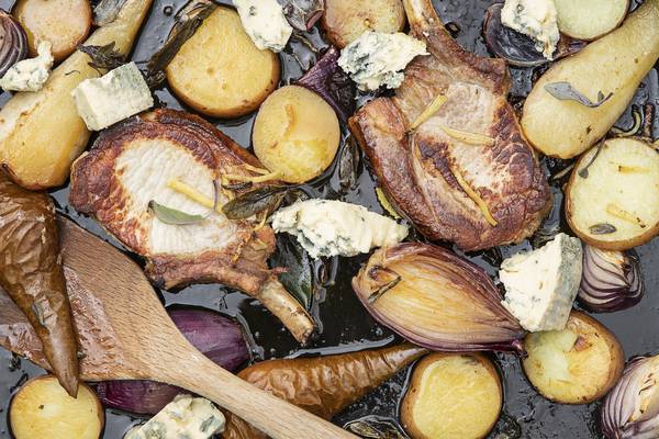 Pork chops with roasted pears, sage, onion and Gorgonzola