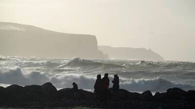 Storm Elin lashes Ireland with high winds, with Storm Fergus set to bring further disruption