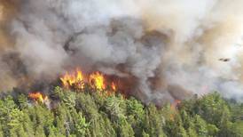 Canada: Hundreds of wildfires continue to burn, thousands of people under evacuation orders