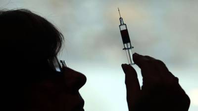 Forcing health professionals to get flu vaccine is ‘regressive’, union says