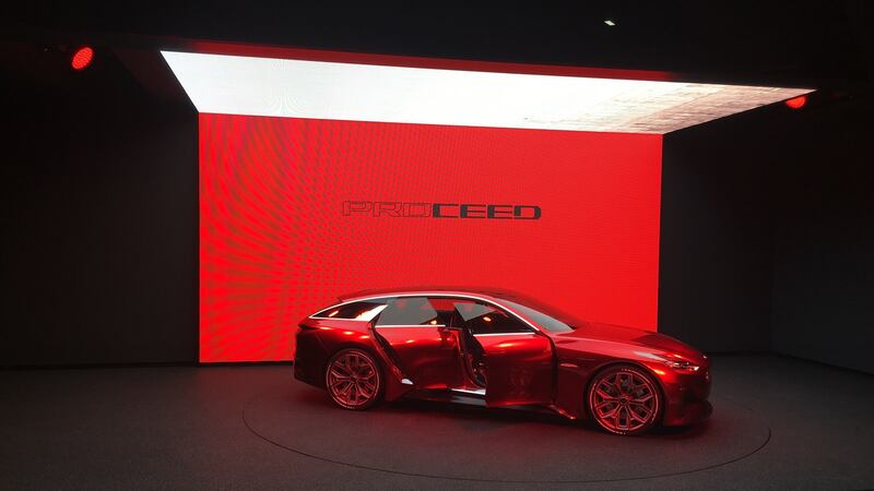 The best-looking car of the show: Kia’s new Proceed concept, showcases the new styling due to the brand and in particular the new Ceed hatchback