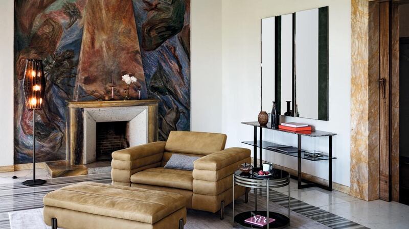 The low-set Mayfair lounge chair is spacious and roomy.