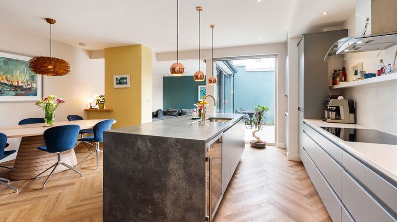 Kitchen island