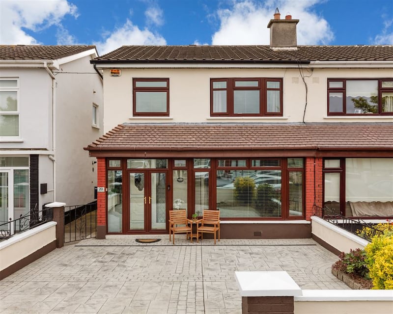 20 Whitethorn Grove, Artane, Dublin 5: has private garden to the rear which has pedestrian access, and is not overlooked.