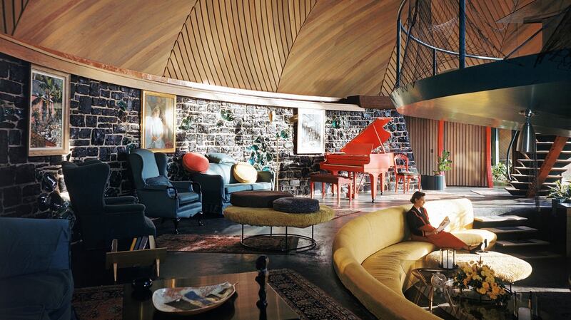 Bruce Goff’s Ruth Ford House  resembled a bird cage or a pumpkin with its skin and core removed