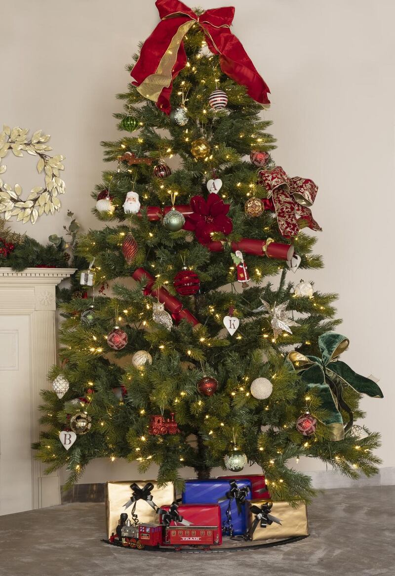 Arnotts Puleo prelit Kensington Fir Tree, €400