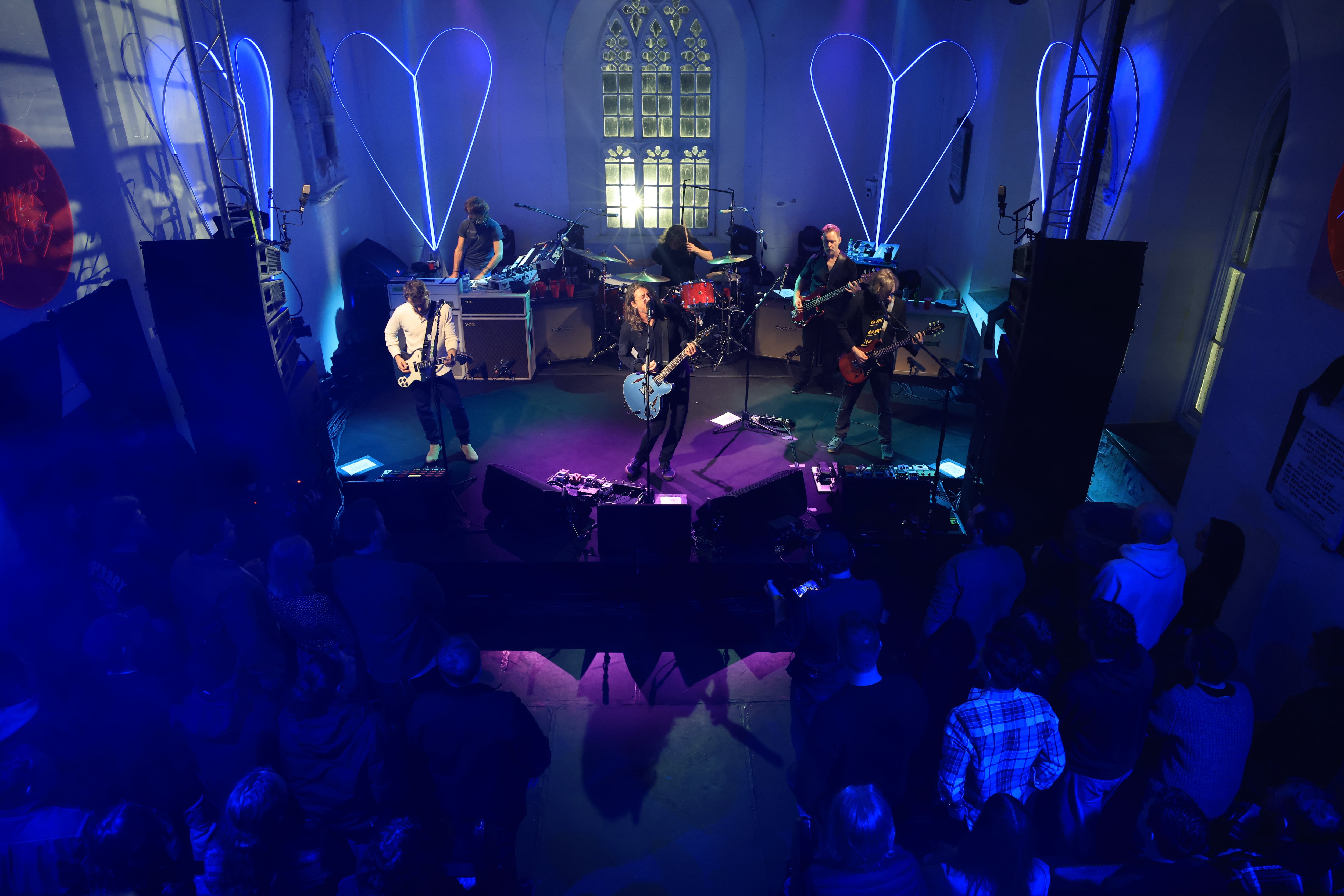 Foo Fighters dans l'église St James. Photographe Nick Bradshaw
