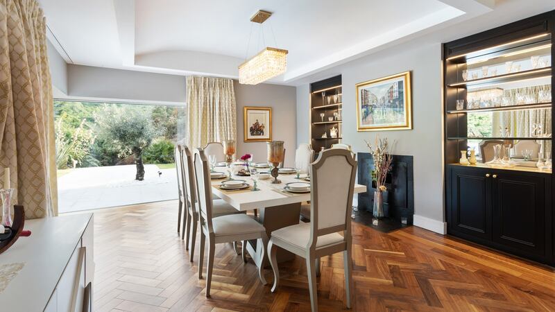 Dining room.