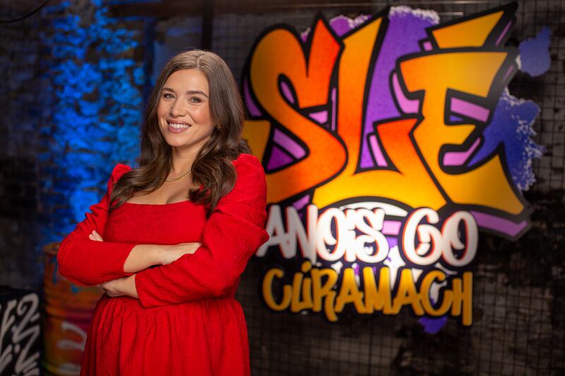 Síomha Ní Ruairc presents a new quiz show Slé Anois go Cúramach on TG4