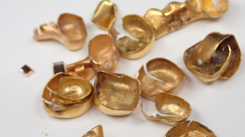 Collection of gold teeth (21g) €200-€300, John Weldon.