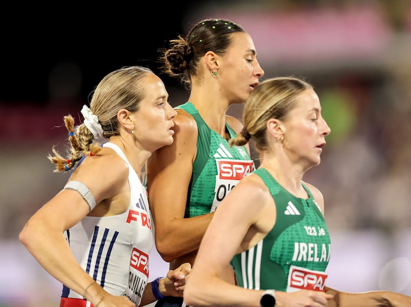 Sophie O'Sullivan in the women's 1,500m final with Sarah Healy. Photograph: Morgan Treacy/Inpho
