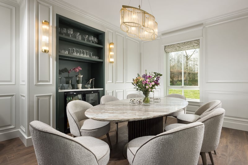 The magnificent dining room at The Reserve, brought to life by interior designer Liz Harte.  Photograph: Tadeusz Synakiewic
