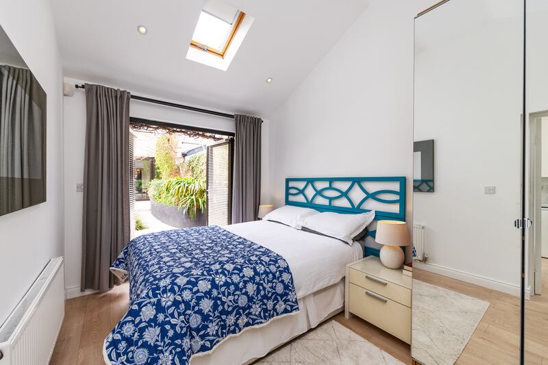 En suite studio bedroom